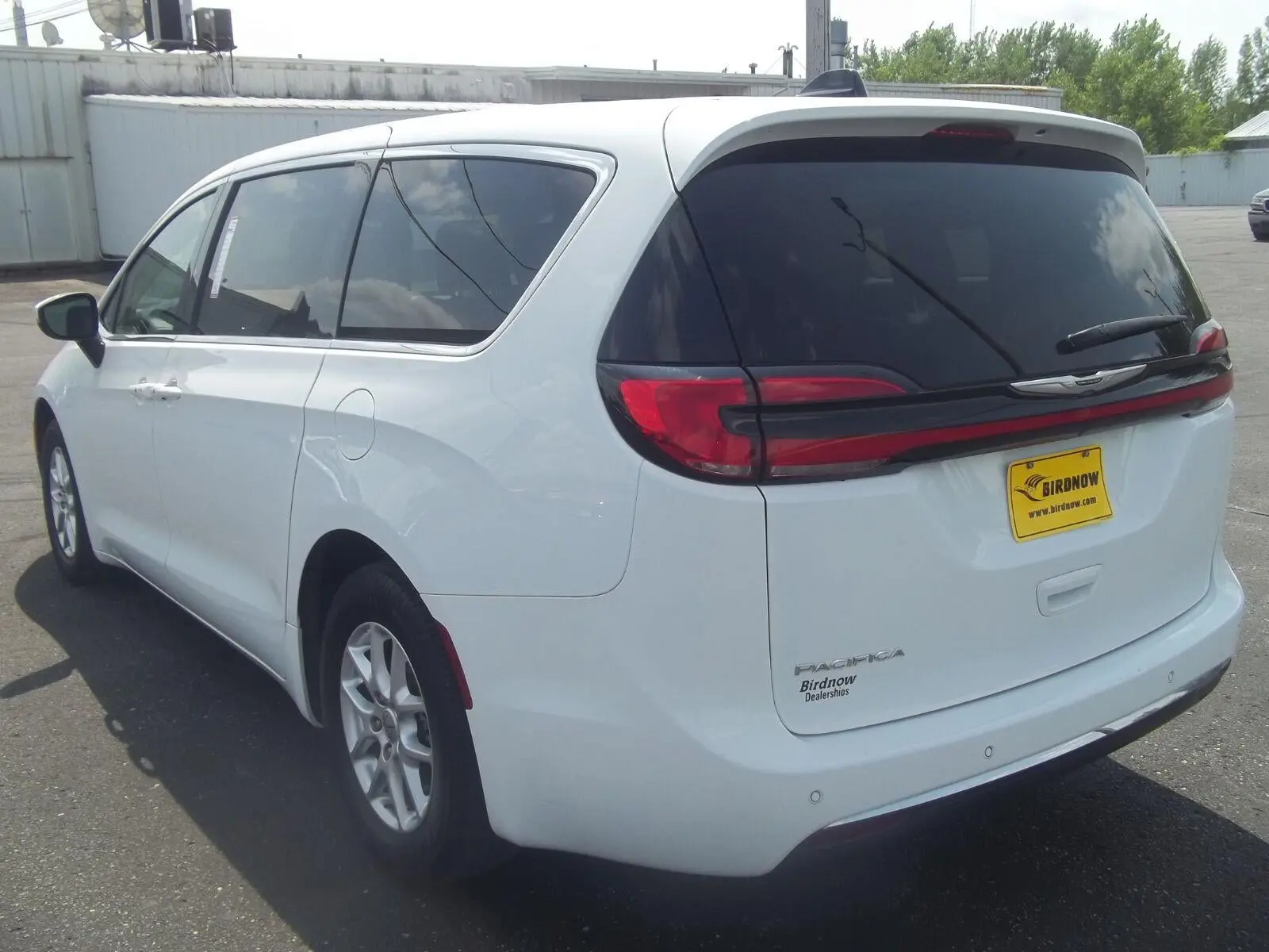 2023 Chrysler Pacifica Touring L photo 5
