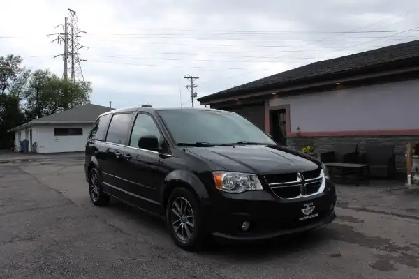 2017 Dodge Grand Caravan SXT's photo