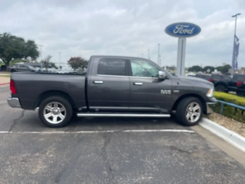 2018 RAM 1500 Lone Star Silver Crew Cab 5'7 photo 4