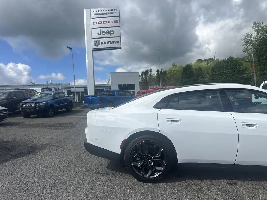 2026 Dodge Charger R/T AWD Plus photo 4