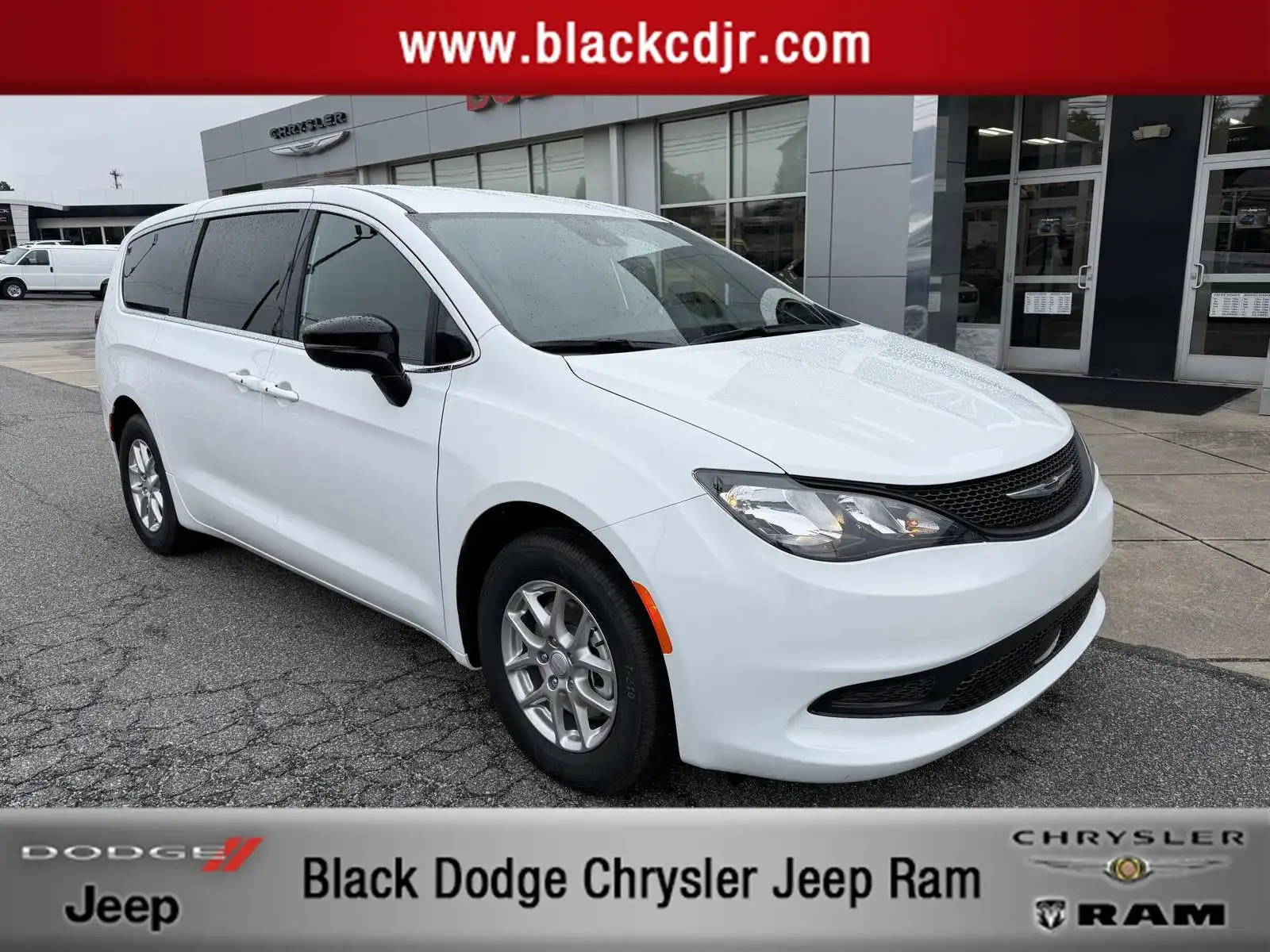 2027 Chrysler Voyager LX's photo