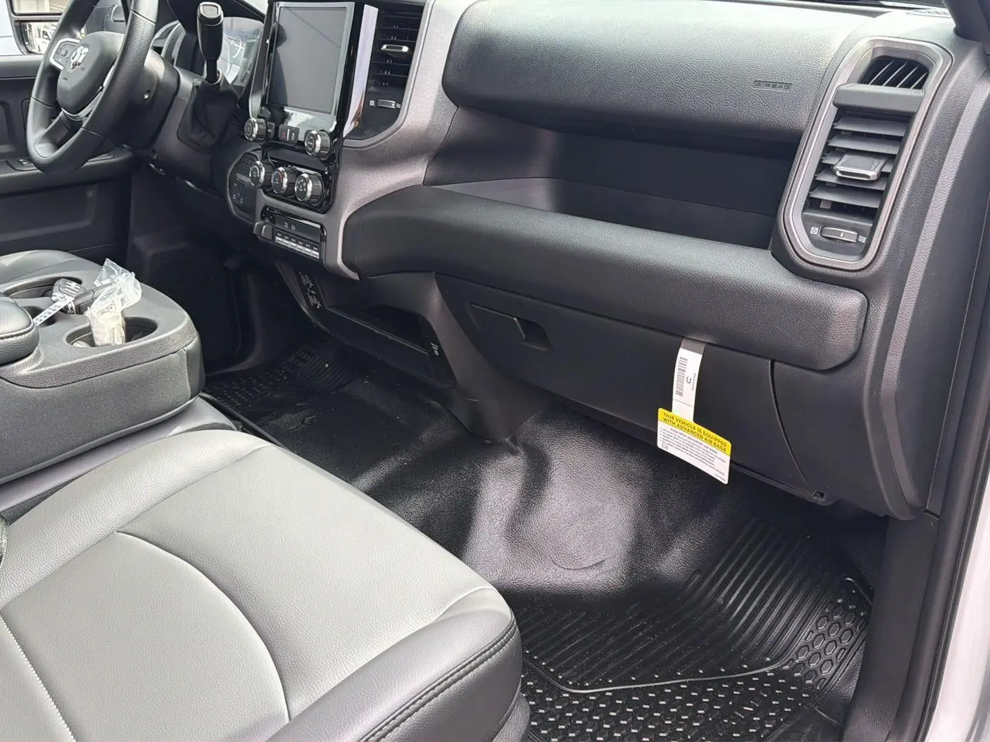 2027 RAM 2500 Tradesman 4WD Crew Cab SWB photo 5