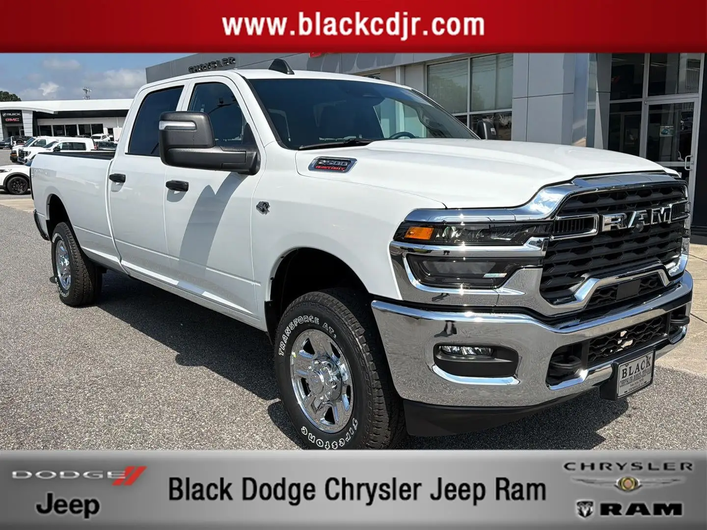 2027 RAM 2500 Tradesman 4WD Crew Cab LWB photo 1