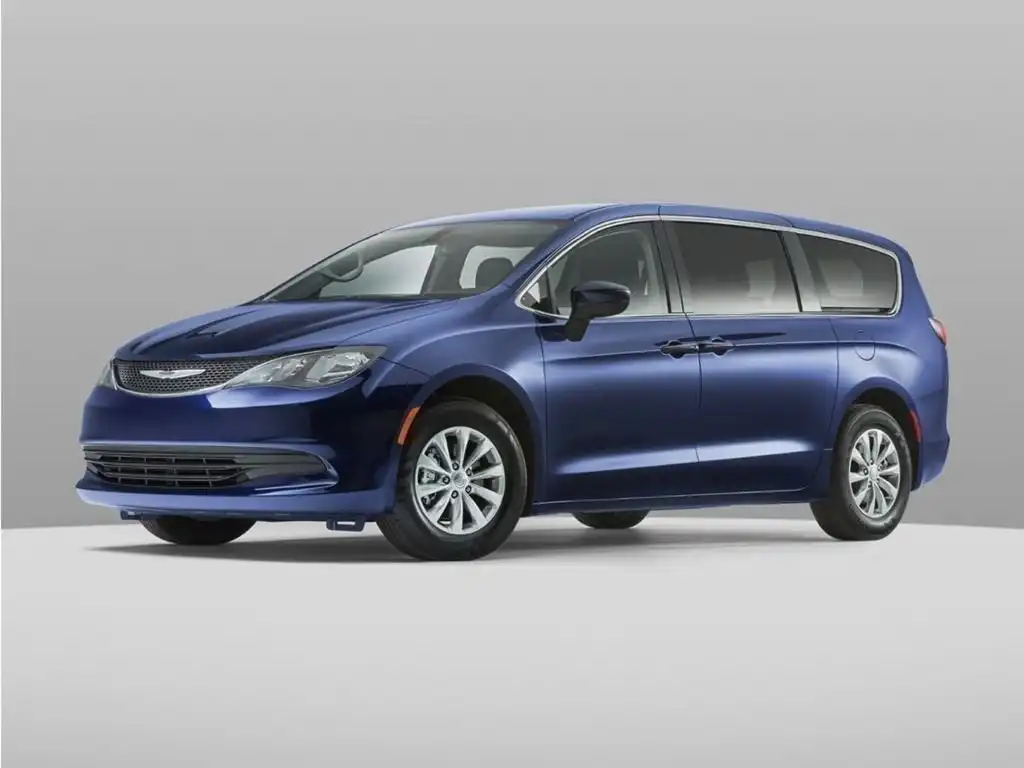 2020 Chrysler Voyager LX's photo