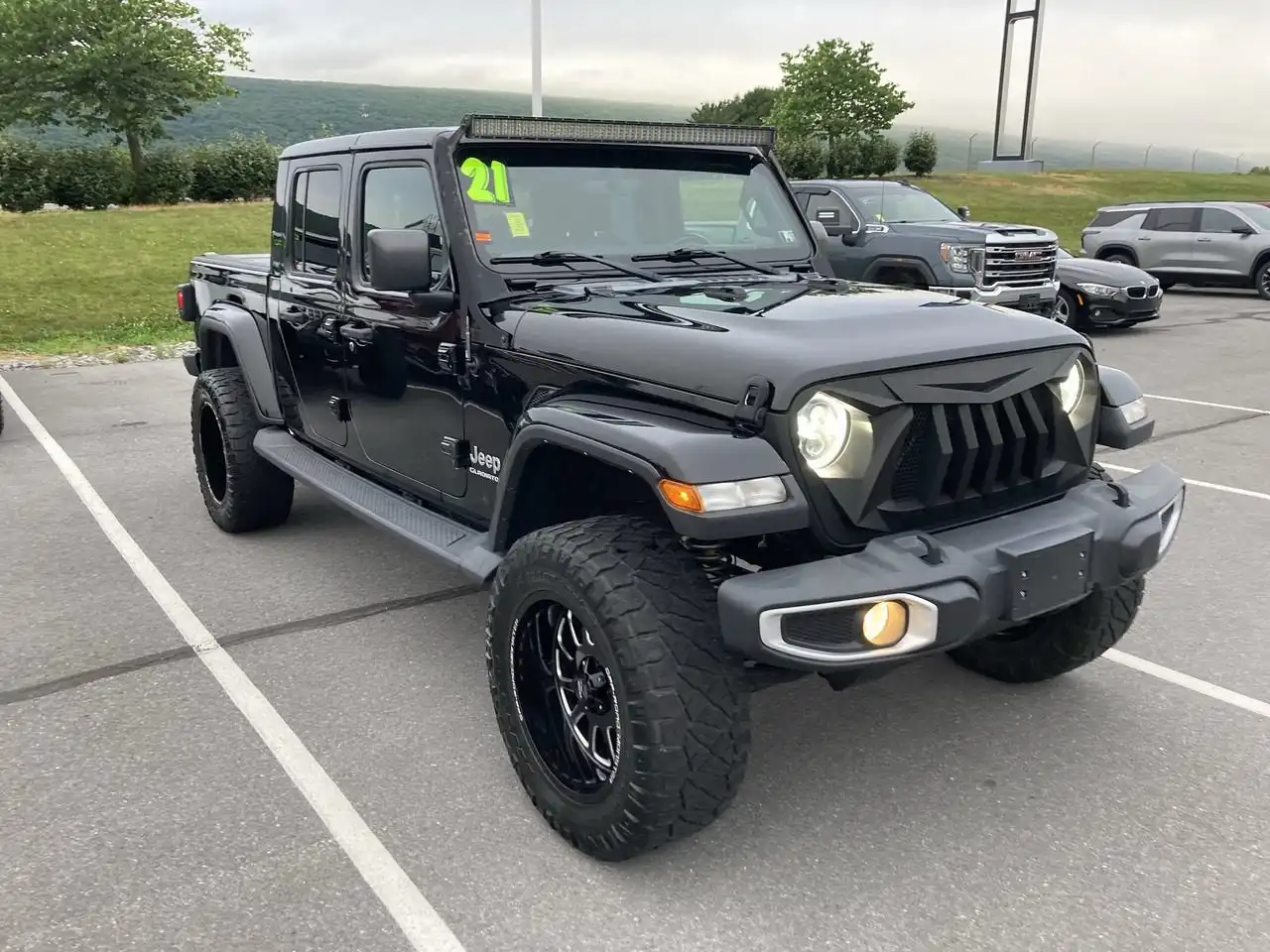 2021 Jeep Gladiator Overland's photo
