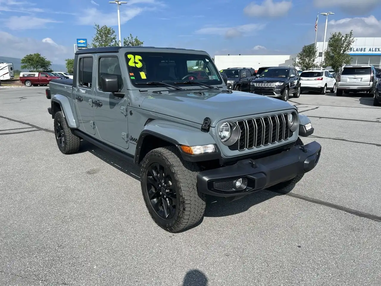 2025 Jeep Gladiator Nighthawk Auto's photo