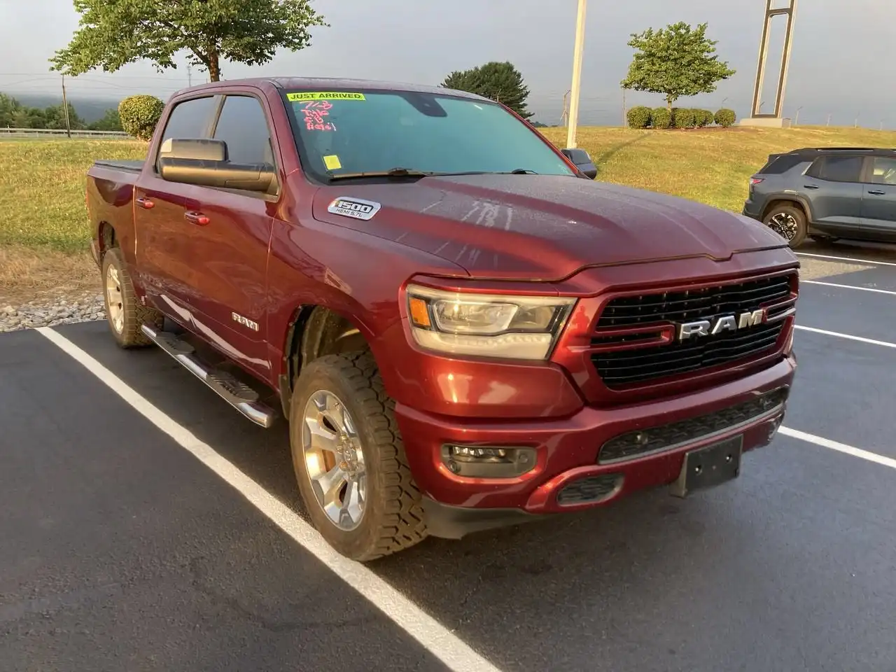 2019 RAM 1500 Big Horn/Lone Star 4x4 Crew Cab 5'7's photo