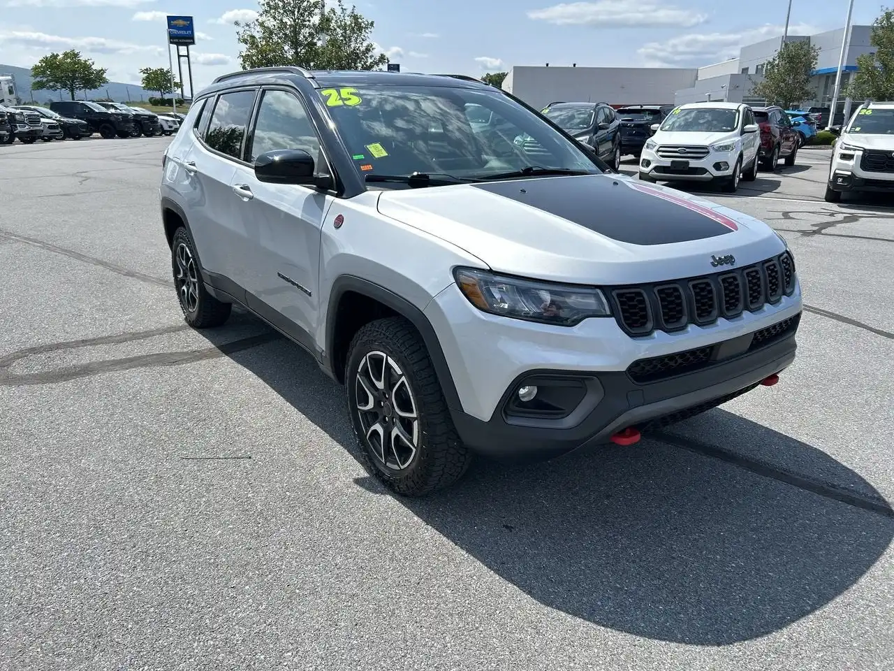 2025 Jeep Compass Trailhawk 4X4's photo