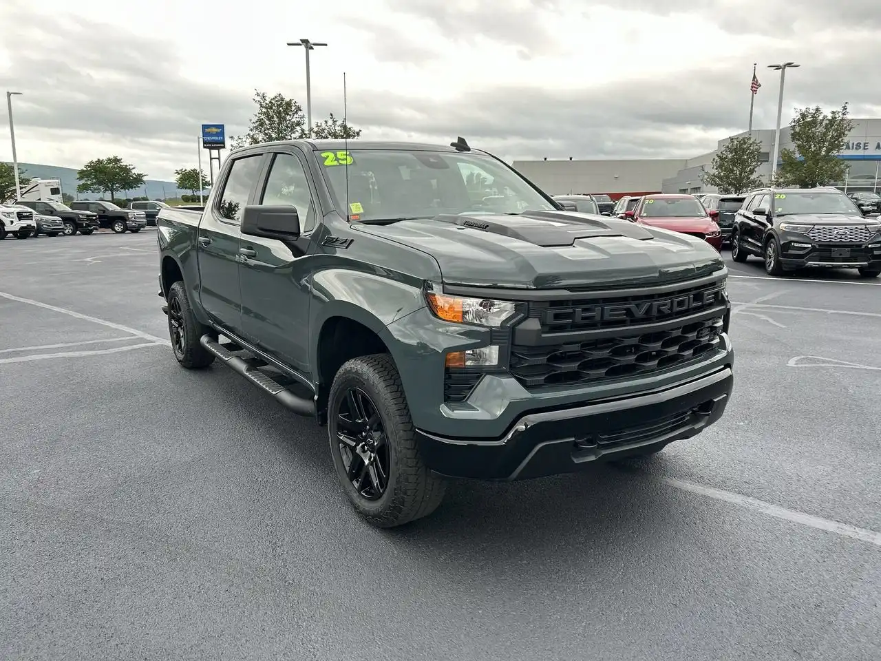 2025 Chevrolet Silverado 1500 Custom Trail Boss 4X4 Crew Cab Short Box's photo