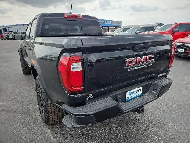 2026 GMC Canyon 2WD Elevation Crew Cab Short Box photo 5