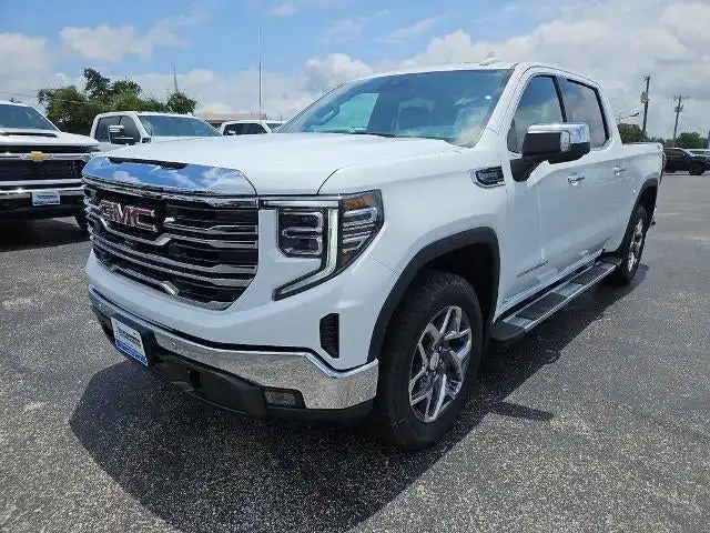 2026 GMC Sierra 4WD Crew Cab Short Box SLT's photo