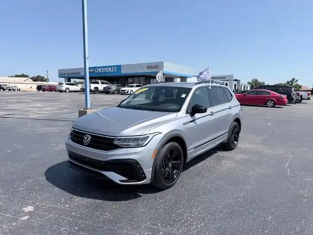 2023 Volkswagen Tiguan 2.0T SE R-Line Black's photo