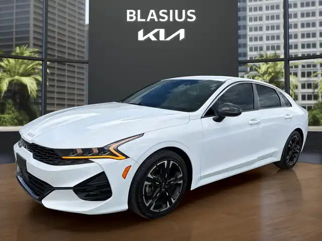 2023 Kia Optima GT-Line AWD's photo