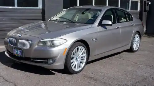 2011 BMW 5 Series 550i xDrive Sedan's photo