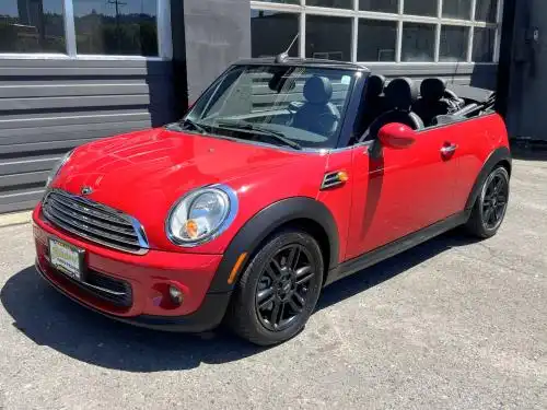 2013 MINI Cooper Base's photo
