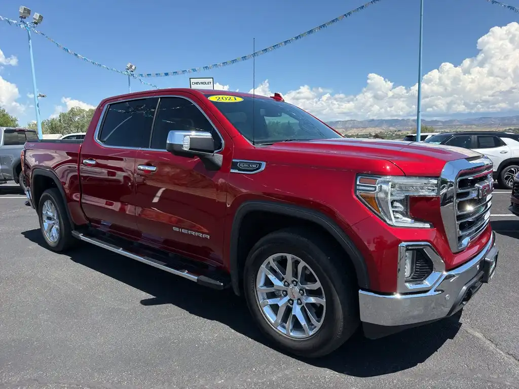 2021 GMC Sierra 4WD Crew Cab Short Box SLT's photo