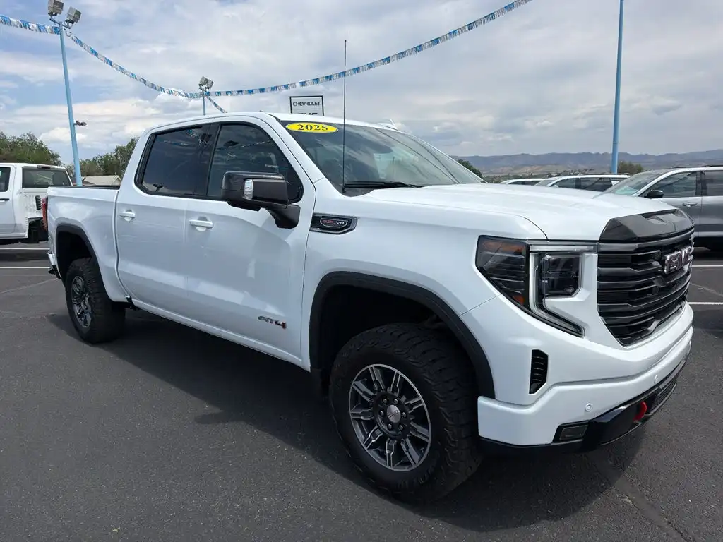 2025 GMC Sierra 4WD Crew Cab Short Box AT4's photo