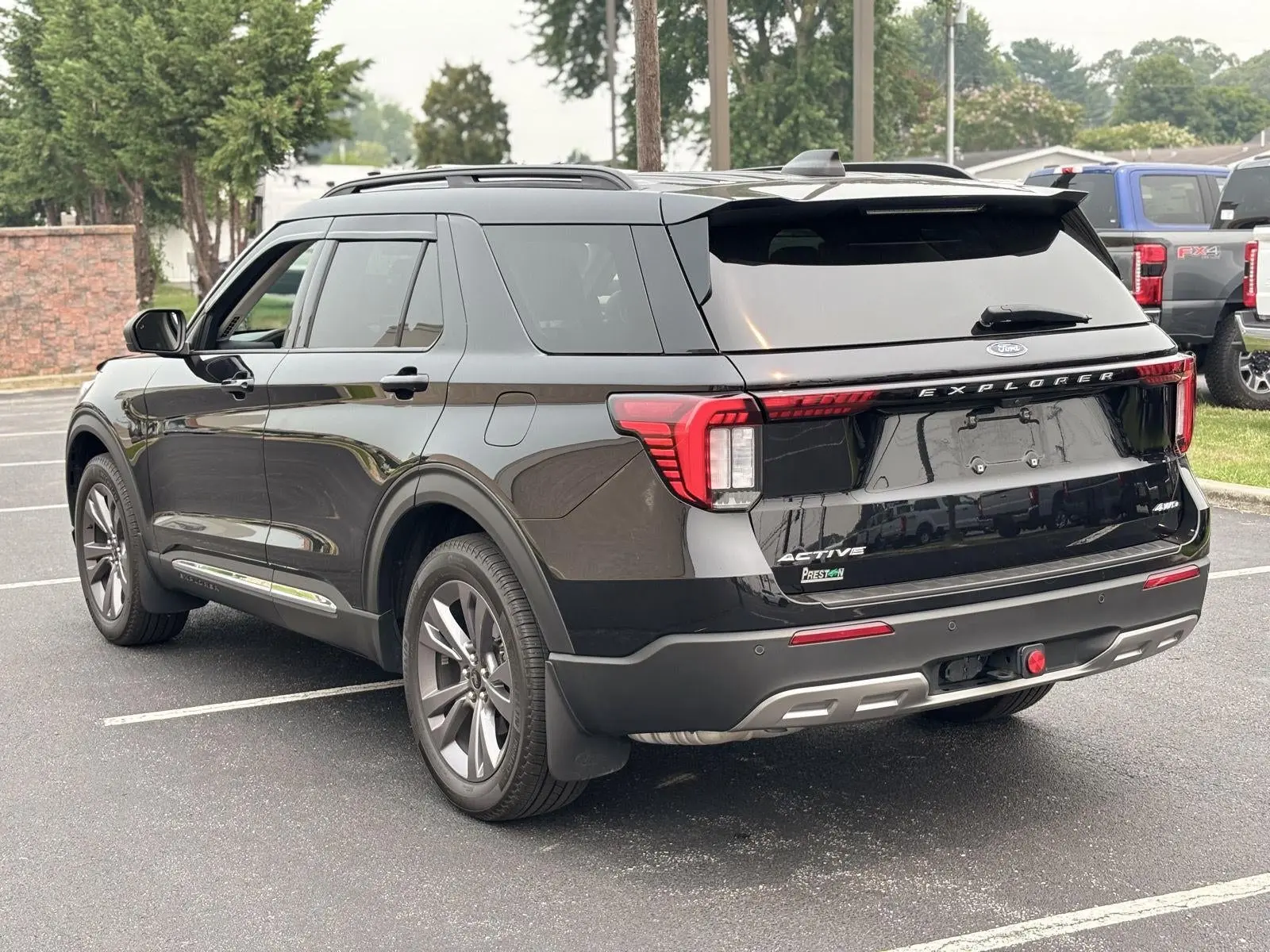 2025 Ford Explorer Active 4WD (PL535) photo 4