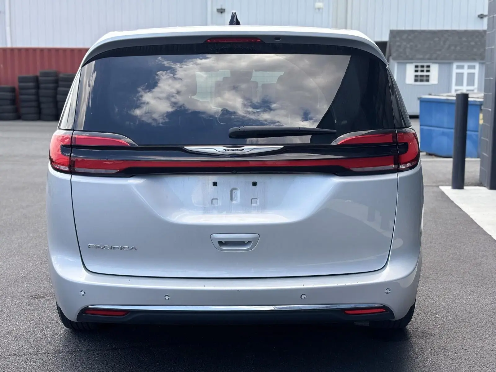 2023 Chrysler Pacifica Touring L photo 5