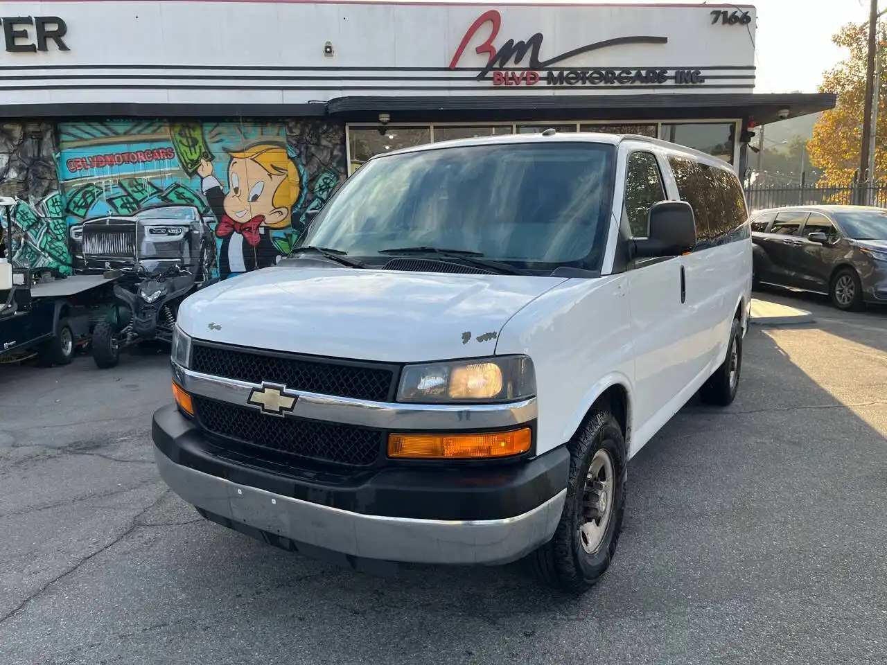 2011 Chevrolet Express 2500 LS's photo