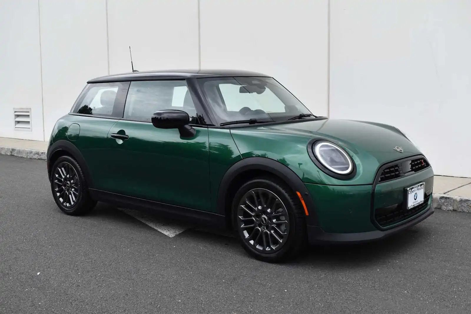 2025 MINI Hardtop Cooper S's photo