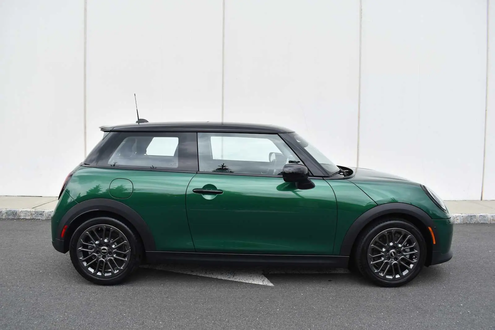 2025 MINI Hardtop Cooper S photo 4