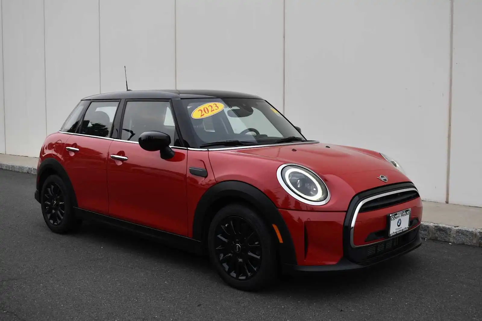 2023 MINI Hardtop Cooper's photo