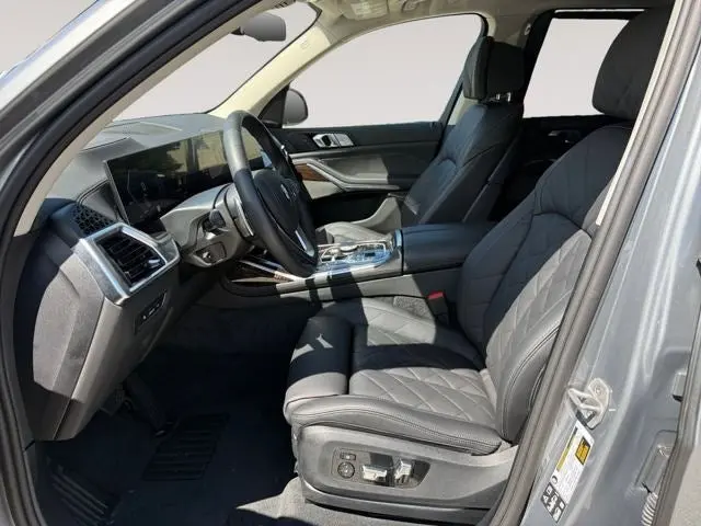 2026 BMW X7 xDrive40i photo 4