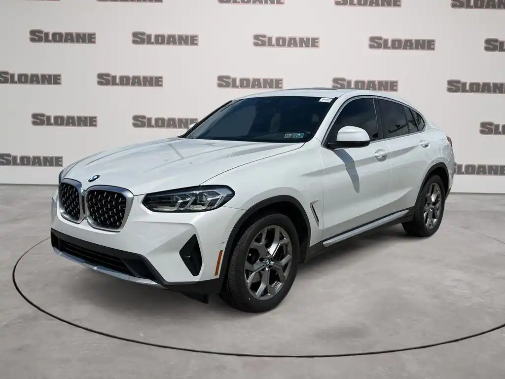 2022 BMW X4 xDrive30i's photo