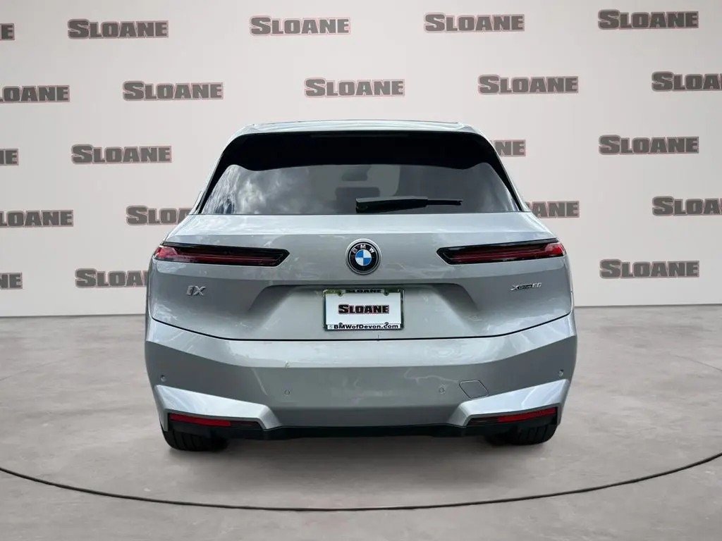 2026 BMW iX xDrive60 photo 4