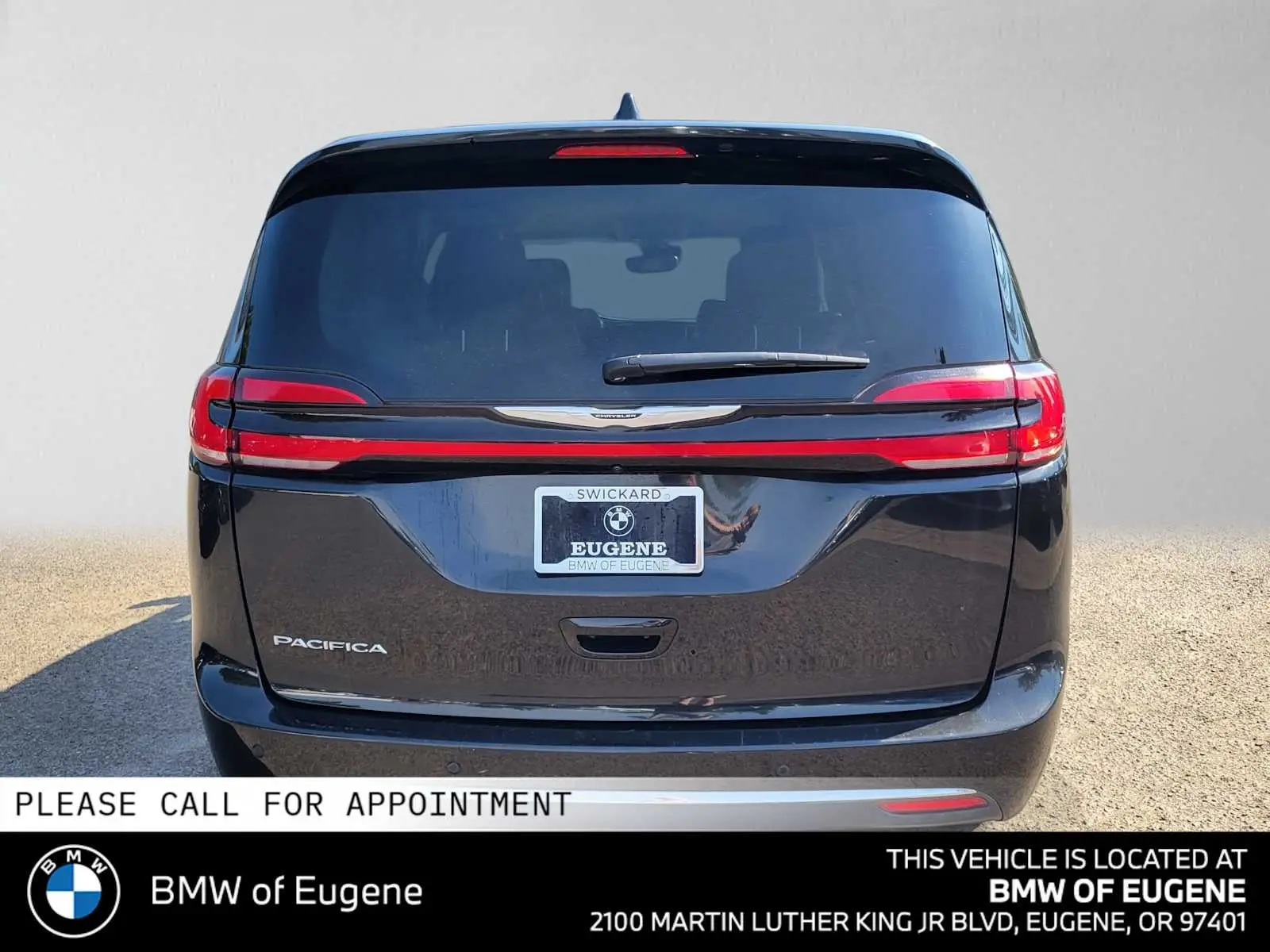 2023 Chrysler Pacifica Touring L photo 4