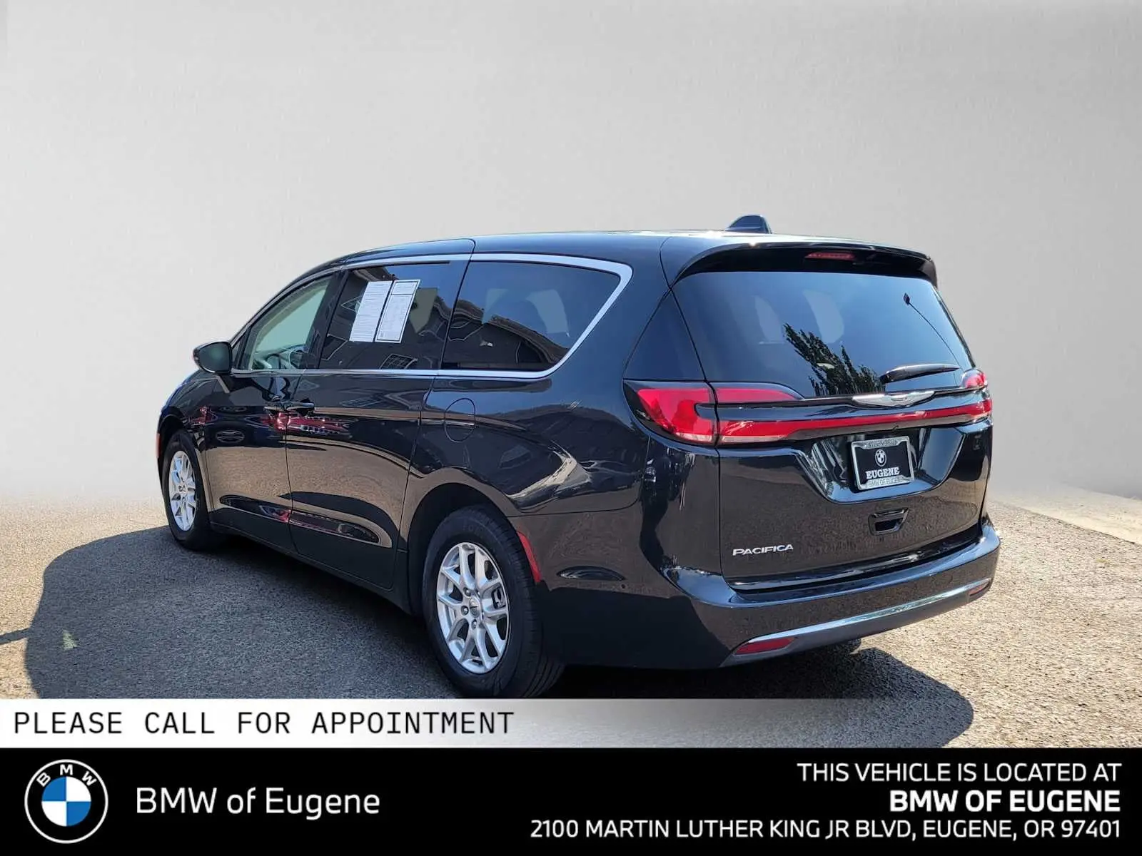 2023 Chrysler Pacifica Touring L photo 5