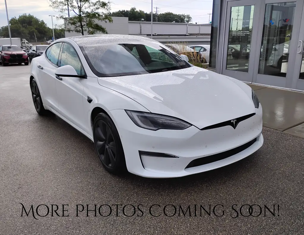 2022 Tesla Model S Plaid photo 1