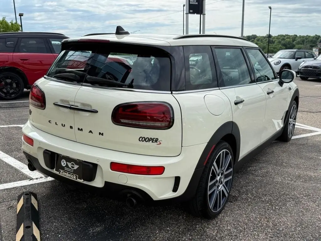 2023 MINI Clubman Cooper S ALL4 photo 3