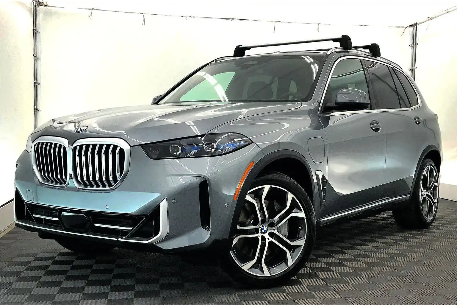 2026 BMW X5 xDrive50e's photo