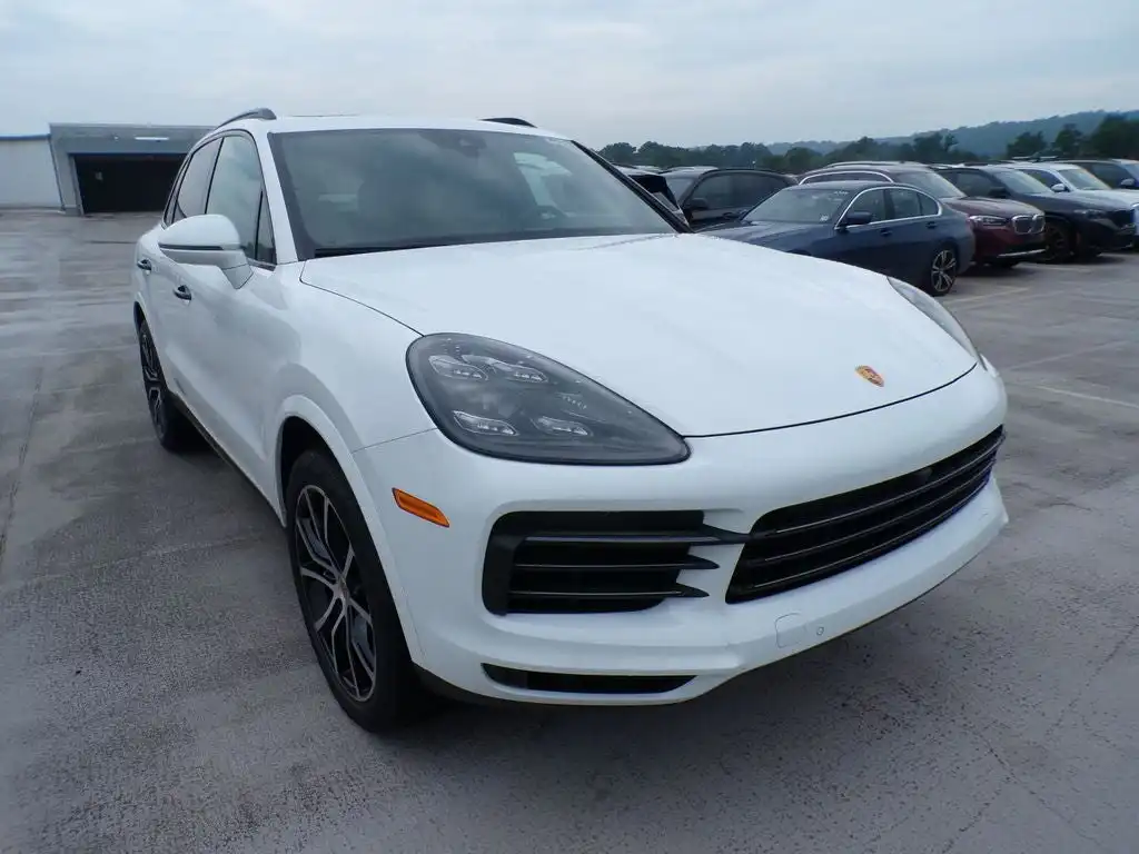 2023 Porsche Cayenne Platinum Edition S's photo