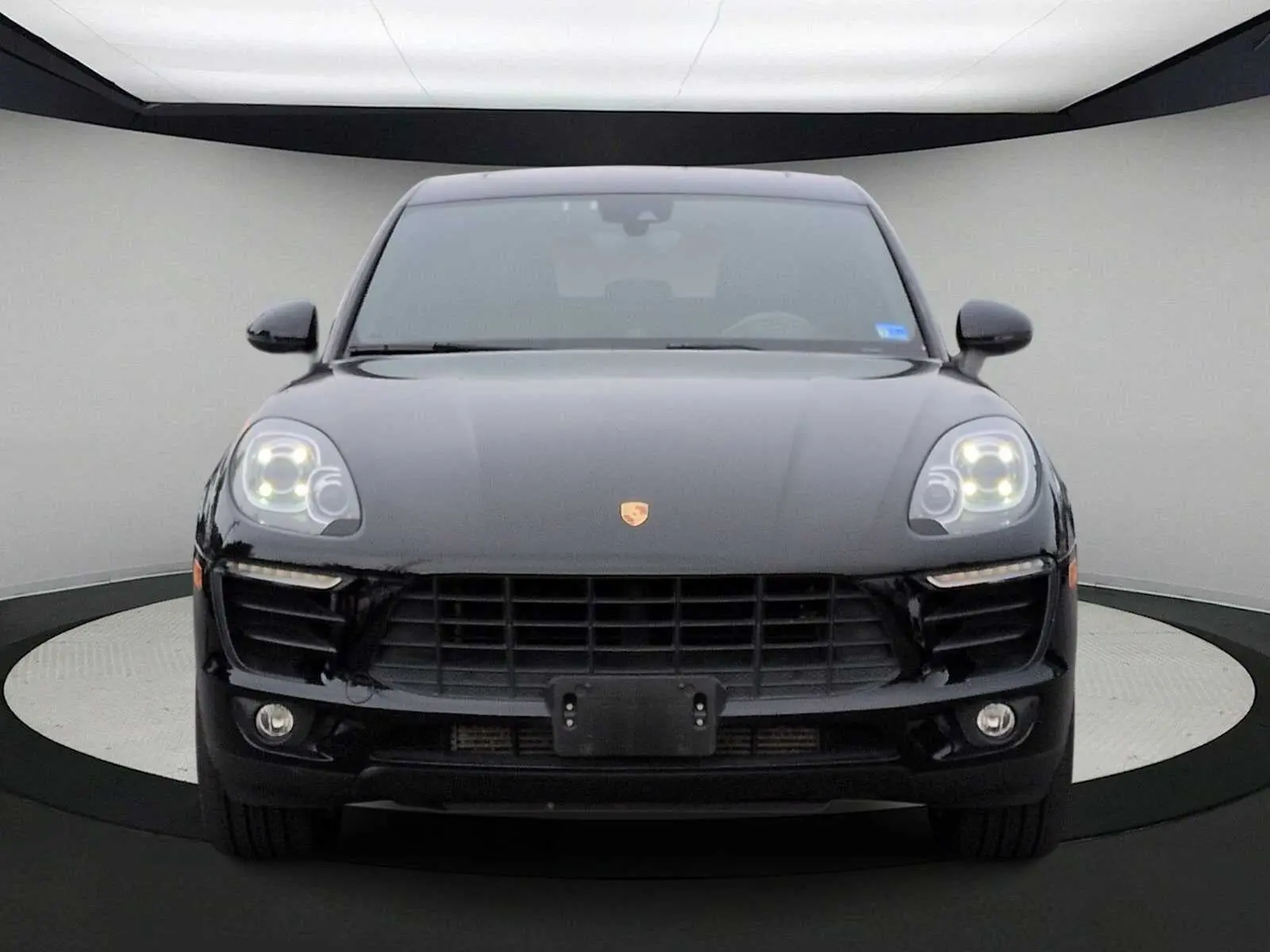 2018 Porsche Macan Base photo 3