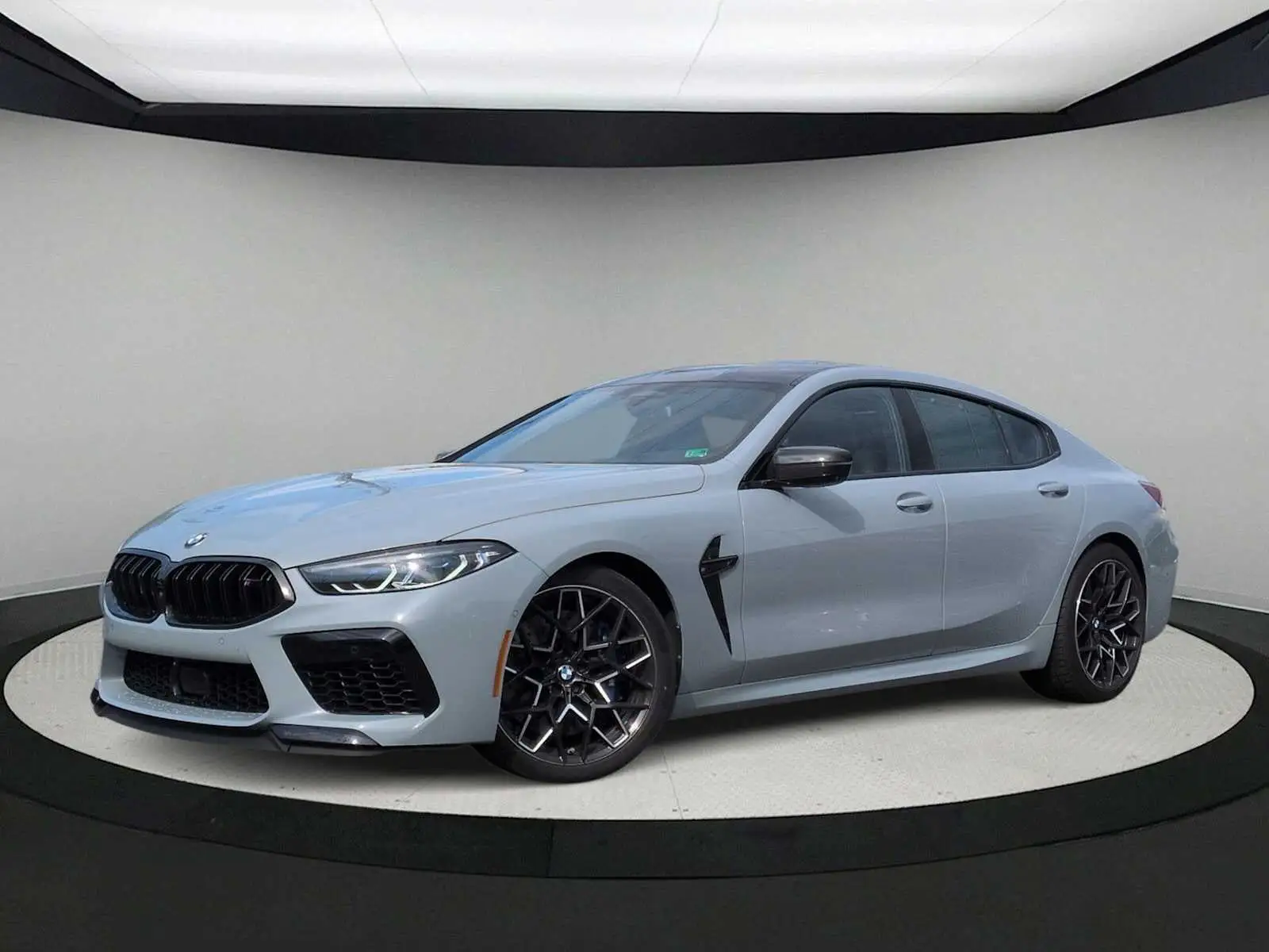 2024 BMW M8 Competition photo 1