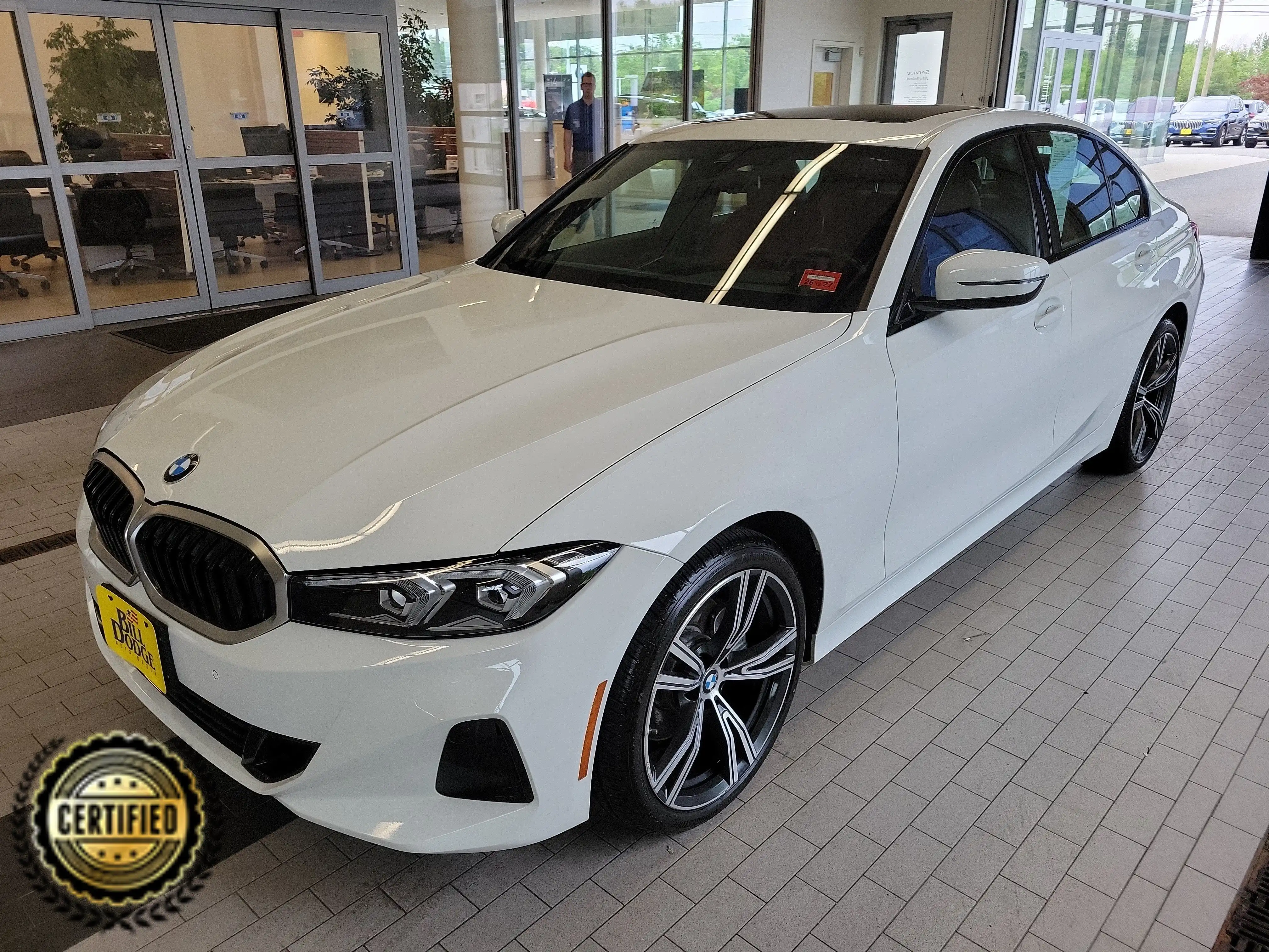 2023 BMW 3 Series 330i xDrive Sedan's photo