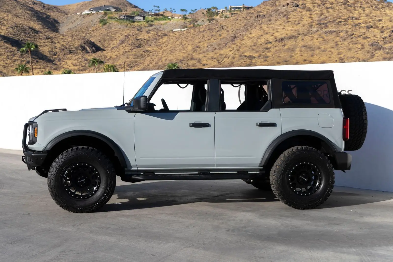 2022 Ford Bronco Base 4WD photo 3