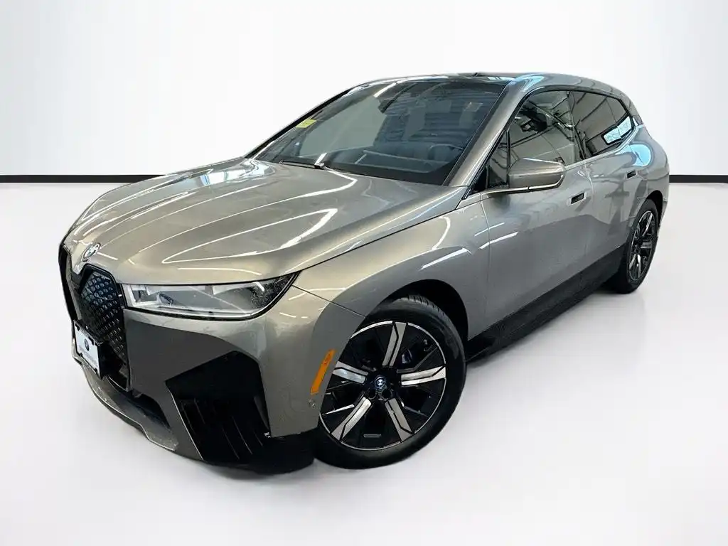 2023 BMW iX M60's photo