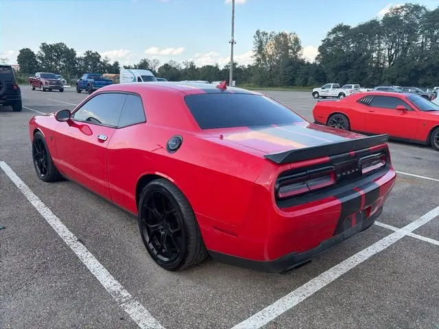 2015 Dodge Challenger SRT Hellcat photo 4