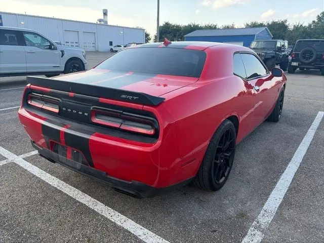 2015 Dodge Challenger SRT Hellcat photo 5
