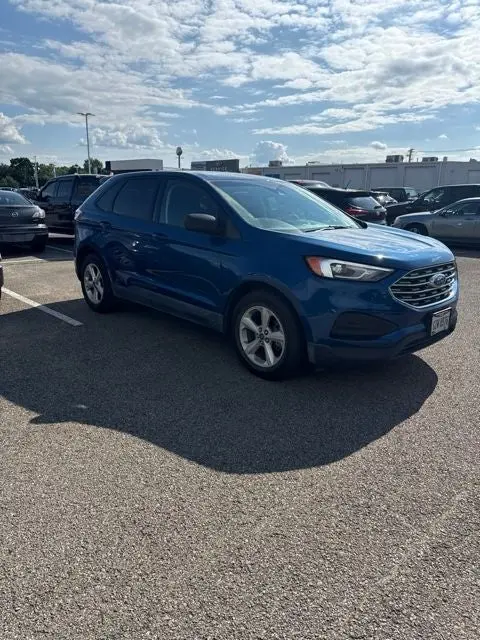 2020 Ford Edge SE photo 3