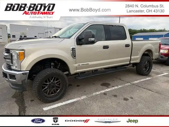 2017 Ford F-250 XLT 4WD Crew Cab 6-3/4' Box's photo