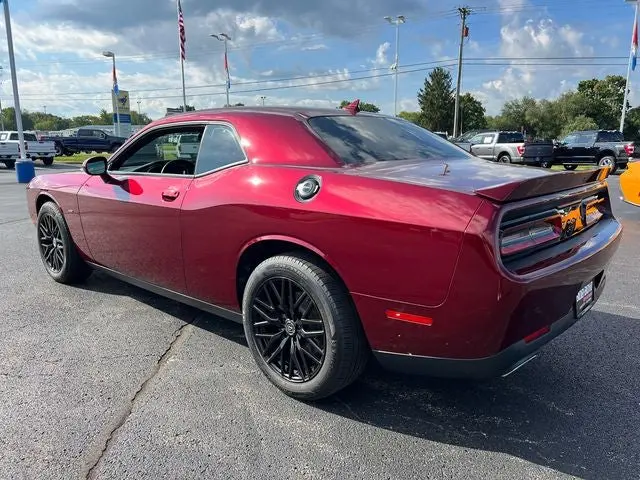 2017 Dodge Challenger GT photo 5