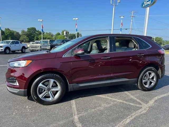 2020 Ford Edge Titanium AWD photo 3