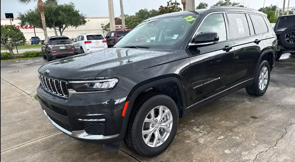 2023 Jeep Grand Cherokee L Limited's photo