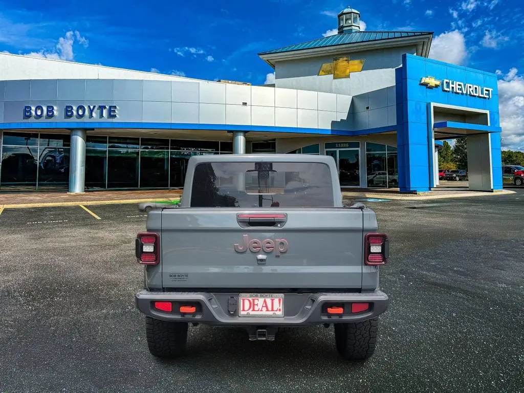 2025 Jeep Gladiator Mojave Auto photo 4