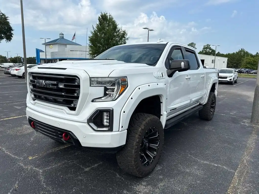 2020 GMC Sierra 4WD Crew Cab Short Box AT4's photo